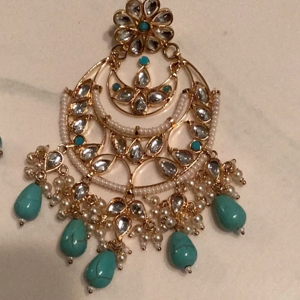 Long earring, Indian traditional Earring - Picture 2 of 4